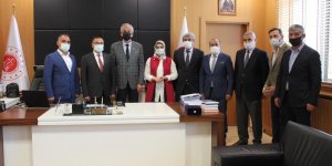 Başsavcı Dönmez'den hayırseverlere plaket