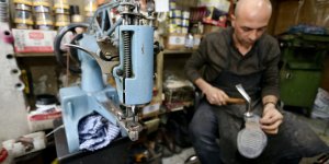 Nostalji kokan dükkanında dede mesleğini sürdürüyor