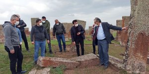 Ahlat'ta "Tarihin Görgü Tanıkları Ayağa Kalkıyor" projesi