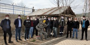 VEDAŞ görevlileri hurda malzemeleri sanata çevirdi