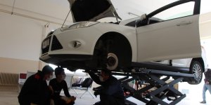 Öğrenciler, okulda hem meslek öğreniyor, hem de ekonomik kazanç sağlıyor