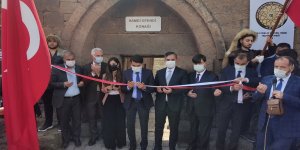 Ahlat'ta '1071 Kitap Otağı' projesi kapsamında oluşturulan kütüphanenin açılışı yapıldı