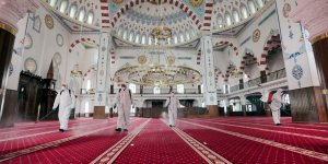 Van'da Ramazan öncesi camiler dezenfekte edildi