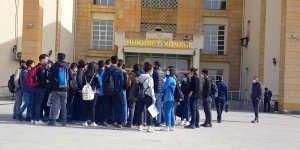 'Etüt merkezi' isteyen gençlere Vali Akbıyık'tan olumlu yanıt