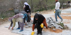 Köyün gelini, her soruna el attı, virüsü de köye sokmadı