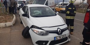 Bingöl'de iki otomobilin çarpışması sonucu 5 kişi yaralandı