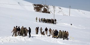 Güvenlik korucularından oluşan "çığ timi" eğitimde