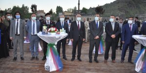 Azerbaycan Cumhuriyeti'nin 103. kuruluş yıl dönümü kutlandı