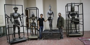 Her atık çöp değil, metali sanata çeviren 'Demir Adam'