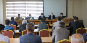 Gürpınar'da muhtarlar "kuraklık ve su kullanımı" konusunda bilgilendirildi