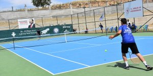 Gençlik ve Spor Bakanı Kasapoğlu, Şırnak'ta düzenlenen Cudi Cup Tenis Turnuvası'nı izledi:
