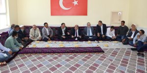 İstanbul Milletvekili Ümit Özdağ, Van'da Kırgız Türklerinin yaşadığı Ulupamir köyünü ziyaret etti