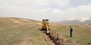 Başkale'de tarımsal sulama kanalları temizleniyor