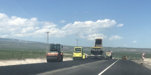 Kars ve Çıldır Gürcistan'a sıcak asfalt yollarla bağlanıyor