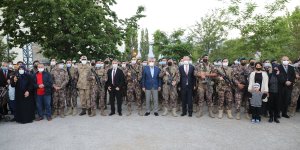 Polis özel harekat timleri dualarla Erzincan'dan Fırat Kalkanı bölgesine uğurlandı