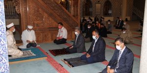 Van'da 2 bin 500 Müslümanın katledildiği Zeve Şehitliği'nde "Şafak Vakti" programı düzenlendi