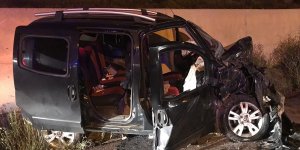 Muş'ta kamyonet ile otomobil çarpıştı: 1 ölü, 4 yaralı