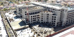 Erzincan'da 500 yataklı devlet hastanesinin inşaatı hızla yükseliyor