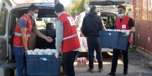 Türk Kızılay hayırsever desteğiyle Ağrı'da ihtiyaç sahiplerine iftarlık ulaştırıyor