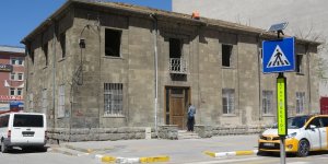 Tarihi Tekel binasının restorasyon çalışması başladı