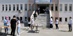 4 dakika geç kaldığı için sınava alınmayınca eğitim sistemini suçladı