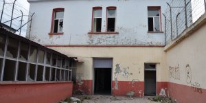 Stalin'in kayınpederinin yattığı cezaevi yıkılıyor