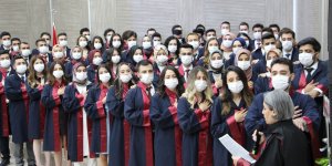 FÜ Diş Hekimliği Fakültesi ikinci yılında 64 mezun verdi