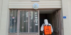 Belediyeden Covid-19 görülen apartmanlara müdahale