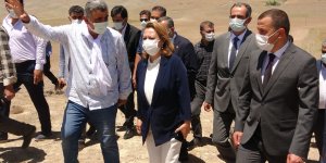 Bakan Yardımcısı Yavuz, Çavuştepe Kalesi tapınağının kitabesini Urartuca dinledi