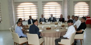 Ağrı'da kurum avukatına veda yemeği