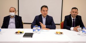 DEVA Partisi Genel Başkanı Babacan, Ardahan'da basın mensuplarıyla bir araya geldi