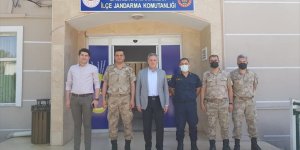 Baskil Belediye Başkanı Akmurat, İlçe Jandarma Komutanlığını ziyaret etti