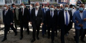 Ulaştırma ve Altyapı Bakanı Karaismailoğlu, AK Parti Malazgirt İlçe Başkanlığında konuştu: