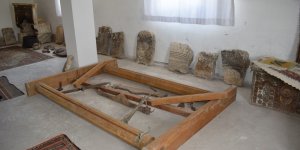 Arapgir halkı, tarihi mezar taşlarına gözü gibi bakıyor