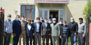 Sarıkamış Kaymakamı Koşal, köy muhtarları ve vatandaşla bir araya geldi