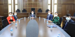 Ağrı Valisi Varol, Dünya İnsani Dayanışma Derneği tarafından yaptırılacak olan okulun protokolünü imzaladı