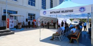 Battalgazi Belediyesi önünde afet eğitim çadırı kuruldu
