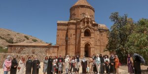 İpekyolu Belediyesinden kadınları tarihi ve turistik mekanlarla buluşturuyor