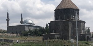 Kars'ta tarihi mekanlar ziyaretçi akınına uğruyor