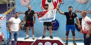 Ağrılı halterci Türkiye ikincisi oldu