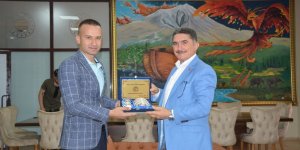 AK Parti Ağrı Milletvekili Çelebi, yeni öğretmenevini ziyaret etti