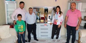 Çalgan, milli sporcuyu evinde ziyaret etti