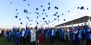 Van Yüzüncü Yıl Üniversitesinde mezuniyet coşkusu
