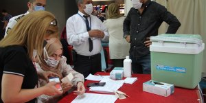 Elazığ'da aşı stantları oluşturuldu