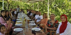 Eğitimcilerin veda yemeğinde duygu dolu anlar