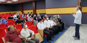 Ağrı'da mobil sağlık ekipleri tarafından milli eğitim müdürlüğü çalışanlarına Kovid-19 aşısı yapıldı