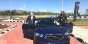 MÜSİAD üyeleri KKTC'nin yerli otomobili Günsel'i test etti