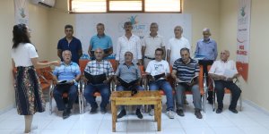 Muhtarlar Korosu ünlü korolara taş çıkartıyor