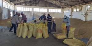 Elazığ'dan Manavgat'taki besicilerin hayvanları için 13 ton 250 kilogram arpa yardımı