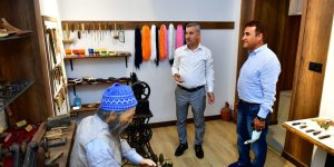 Malatyalı Türk Halk Müziği sanatçısı Selahattin Alpay, Tekstil Müzesi'ni gezdi